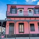 Barbie Dream Suite W Hot Tub Sauna Near Fq