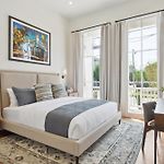 Designer 6-Bedroom Pool 1 Block To Parade Route