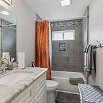 New Orleans 3Br | Murals + Bbq, Near Ferry