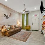 New Orleans 3Br | Murals + Bbq, Near Ferry