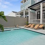 New Luxury Home Heated Pool & Spa