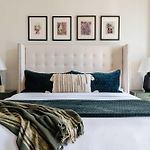 Designer 7 Bedroom Heated Pool Stay Heirloom