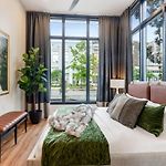 Spacious Nola Combo 2 Units & Shared Pool