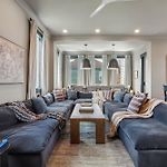 7Br City Condo & Pool Access Near Cbd