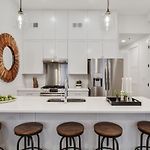 Stylish Cbd Hotel Suite Near French Quarter