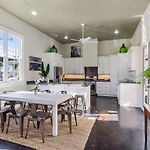 Contemporary Designer Home Near French Quarter