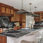 Historic Luxurious Inn Heated Pool & Spa