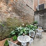 Posh Cbd Hotel Suite With Private Courtyard