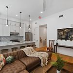 Opulent Cbd Hotel Suite Near French Quarter
