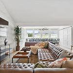 Trendy Cbd Hotel Suite Near French Quarter