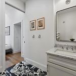 Spacious Cbd Hotel Suites Near French Quarter