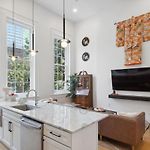 Premium Cbd Hotel Suite Near French Quarter