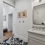 Modern Cbd Hotel Suites With Near French Quarter