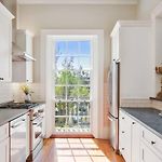 Historic Restored Home Near To Downtown