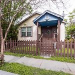 Modern Nola House With Yard Your Mardi Gras Base