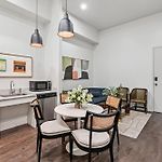 Elegant Renovated Escape Close To French Quarter