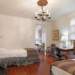 Historic Mardi Gras Inn