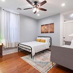 Elysian Historic Cottage - 4 Bed-4 Ensuite Baths