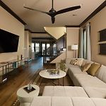 Luxurious Marigny Home With Heated Pool