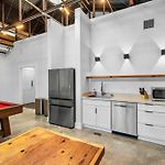 Private Pool - Massive Game Room & Living-Dining Space - The Moon Bywater Villa