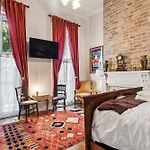 Historic Villa Steps From French Quarter