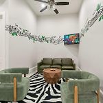 Luxury Art Suite In Nola Cbd