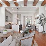 Designer Home Heated Pool & Rooftop