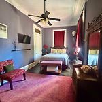 Boutique Guesthouse King Suite Balcony And Pool