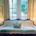 3 Or4Br 2A, Gorgeous, Fq, Streetcar, Courtyard Sleeps 8