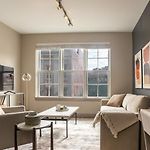 Landing Modern Apartment With Amazing Amenities