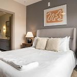 Landing Modern Apartment With Amazing Amenities