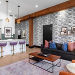 Luxury Pool Game Room Downtown Hotel Suite