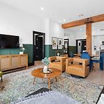 Downtown Suite 2Bd 2Ba Pool Gym And Gameroom Hotel