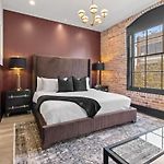 Historic Building With Rooftop Pool Hotel Suite