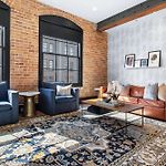 Stylish Suites W Rooftop Amenities Downtown Hotel
