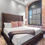 Historic Modern Suite Downtown Hotel