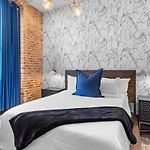 Downtown 2Bd Suite Spacious Private Terrace Hotel