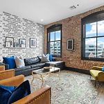 Rooftop Pool Ping Pong Location Suite