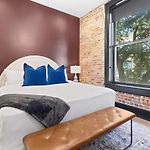 Downtown 4Bd 4Ba Suite Sleeps 12 Hotel