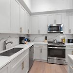 Downtown 4Bd 4Ba Suite Sleeps 12 Hotel