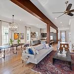 Gorgeous Upscale Home With Pool Garden District