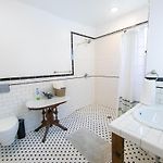 St Ann Creole Victorian - 5 Bed-5 Bath