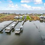 New Orleans Waterfront Escape 3Br 2Ba Dock