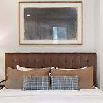 Luxe Sunlit Home Heated Pool & Near Cbd