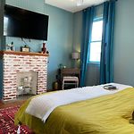Cozy Pet Friendly Chalet