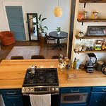 Cozy Pet Friendly Chalet