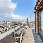 Penthouse 2Bedrooms And Living
