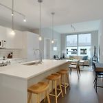 Landing Modern Apartment With Amazing Amenities
