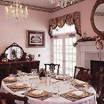 Hubbard Mansion B And B