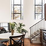 Sonder — Moss Bauer